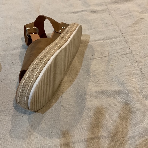 Sandals - Picture 3 of 4